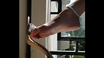 Envie de voir la suite alors achète la vidéo ou abonne toi j'y poste