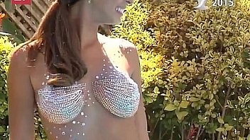 Piscinazo de jhendelyn núñez como reina del festival de viña del mar