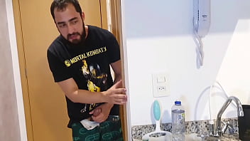 Empregadinha não esperava o patrão chegar assim