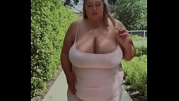 Pretty in pinkfashionnova #plussizemodel #plussizebeauty