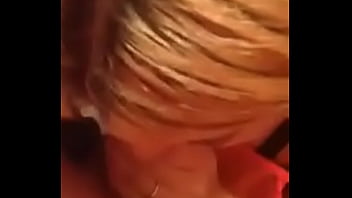 Prima caliente chupeteando