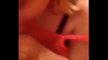 Prima caliente chupeteando