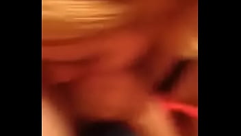 Prima caliente chupeteando