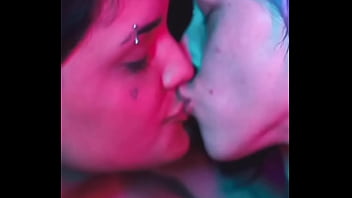 Jovens de porto alegre produzindo conteúdo e caos