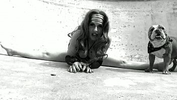 Sexy milf savana styles dance is getting horny