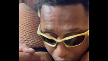 Me acabo na rola do negão toda vez que ele me visita