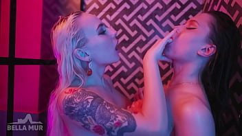 Sensual fun in shower with sofia simens