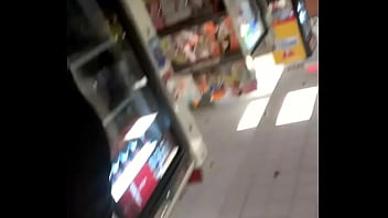 Upskirt esposa no mercado