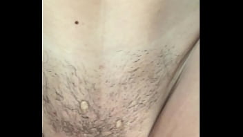 Squirt de perrito mojando la camara