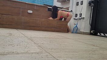 Esposa traindo marido com piscineiro