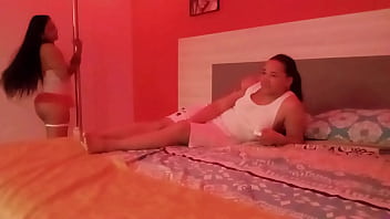 Con ese baile erótico me llevas hasta el máximo placer ven que quiero chuparte el ano