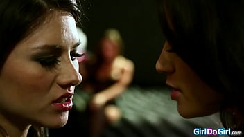 Latin Vanessa Veracruz Got Her Hands On Her Competitors Stepdaughter Shyla Stylez And Makes Her An Offerthe Petite Babe Submits While Shes Facesitted thumbnail