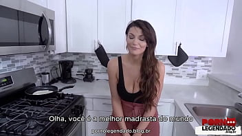 Legendado enteado transou com sua madrasta após chega em casa com olhos machucados de briga