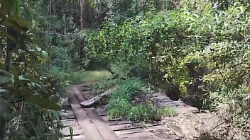 Casada deu no mato para o guia de trilhas