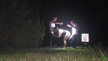 Conheci Dois Fãns Na Balada Fiquei Molhadinha E Deixei Eles Me Foder No Meio Da Rua Ao Ar Livre Sem Cortes thumbnail