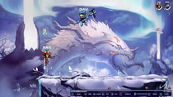 Viking barbudo com rola de martelo acabando com cowboy de laço