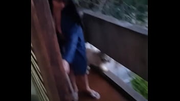 Acordei com a neura da limpeza limpando tudo e quando ele se aproximou de mim me deu um calor Acordei com a neura da limpeza limpando tudo e quando ele se aproximou de mim me deu um calor