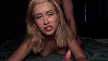 Blonde gave herself hard to a stranger on the first date