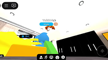 Un tocino vs youtuber yunu de roblox condominio