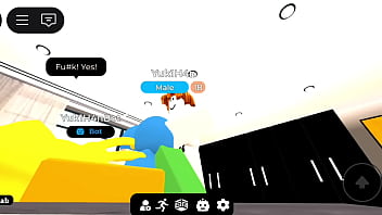 Un tocino vs youtuber yunu de roblox condominio