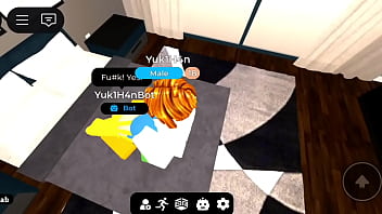 Un tocino vs youtuber yunu de roblox condominio