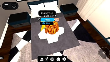 Un tocino vs youtuber yunu de roblox condominio