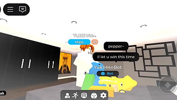 Un tocino vs youtuber yunu de roblox condominio