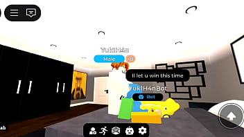 Un tocino vs youtuber yunu de roblox condominio