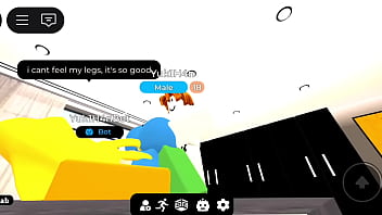 Un tocino vs youtuber yunu de roblox condominio