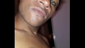 Negão comeu o cu do seu vizinho sem dó empurou os 24cm que ele gritou