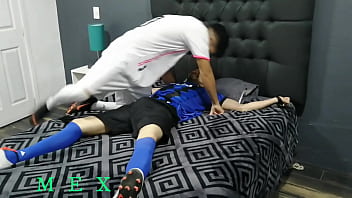 Ricky Hace Cosquillas A Alan thumbnail