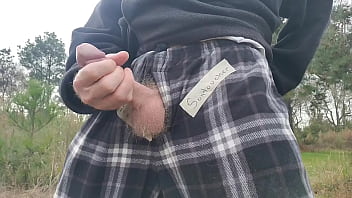 Jerking suntoucher outdoors