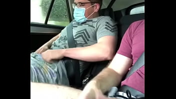 2 Pauzudos Se Pegando No Uber Com Risco De Flagra thumbnail