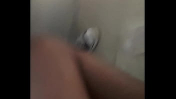 Me La Mama En El Baño thumbnail