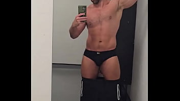 Oooosh anyone want to feed me burgers stroke hair and tell me how big and strong i am