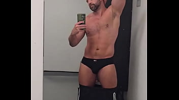 Oooosh anyone want to feed me burgers stroke hair and tell me how big and strong i am