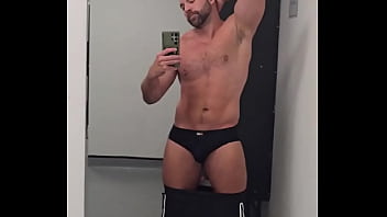 Oooosh anyone want to feed me burgers stroke hair and tell me how big and strong i am