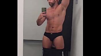 Oooosh anyone want to feed me burgers stroke hair and tell me how big and strong i am