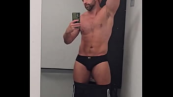 Oooosh anyone want to feed me burgers stroke hair and tell me how big and strong i am