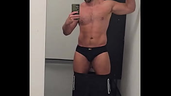 Oooosh anyone want to feed me burgers stroke hair and tell me how big and strong i am