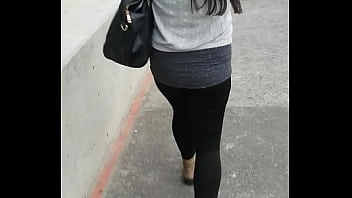 Un Culito En La Calle thumbnail