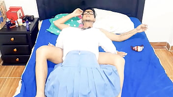 Estudiante de 18 años folla con su maestro de colegio