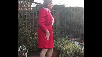 Transvestite Crossdresser Walk In Garden & Home thumbnail