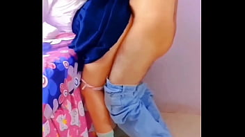 Morra mexicana se traga todo el semen encontré una chavita de escuela me dejó cogerla chupa una vergota y se traga todo el semen le hicieron de todo casero real