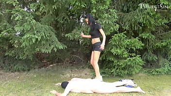 Noch ein paar turnschuhe another pair of sneakers