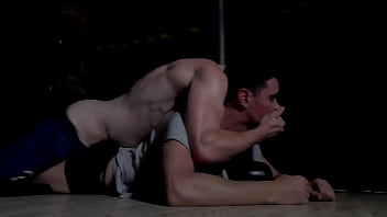 Teaser Mafieux Se Fait Loper Par Un Boxeur Impitoyable thumbnail