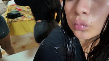 Hice un trio con mi madrastra y su novio