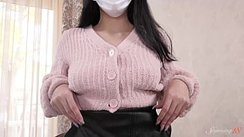 Sexy brunette sofi li is rubbing the nub so desperately