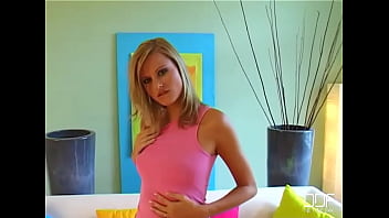 Flashing her bum and pussy