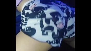 Me quito mi pijamita de vaquita y me toco rico